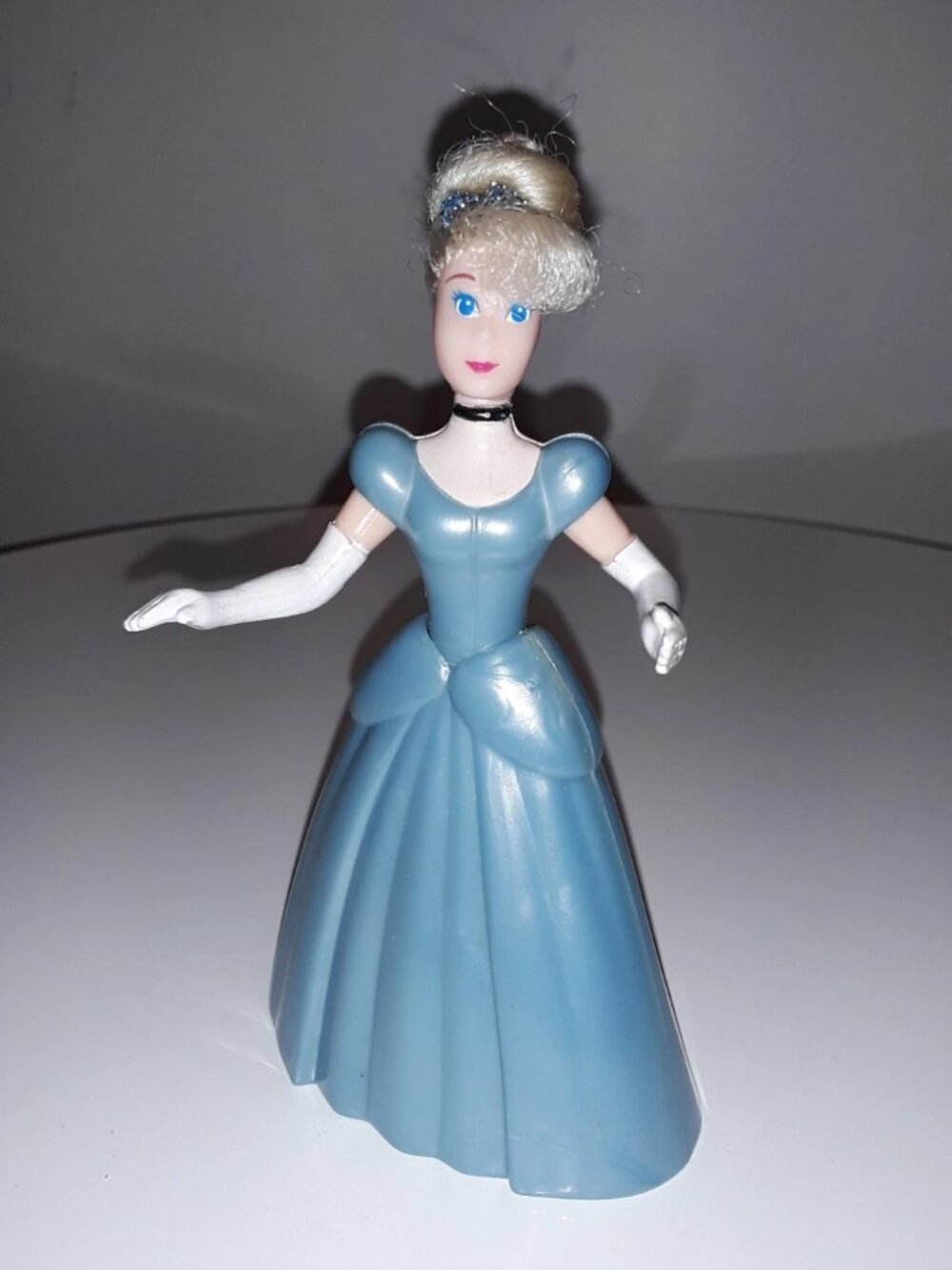 Vintage Cinderella 1995 McDonalds Happy Meal Toy Disney Masterpiece Figure